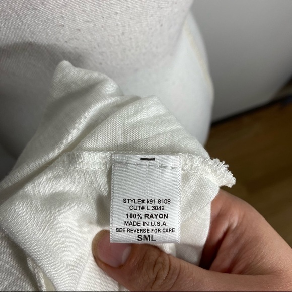 LF White Crop Top NWT Small High Low Women’s Tank Sleeveless - Picture 9 of 9